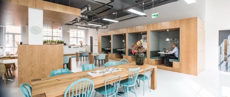 London - E14 4QZ, Book a reserved coworking spot in Spaces Canary Wharf