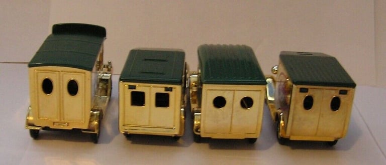 LLEDO GS1004 GOLDEN DAYS OF THE FILM INDUSTRY 24 CARAT PLATED 4 MODEL  LIMITED EDITION SET