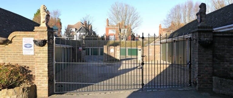 Garages to rent: Metropole Road, Folkestone CT20 2XL - GATED SITE, INTERNAL LIGHTS & POWER SOCKETS