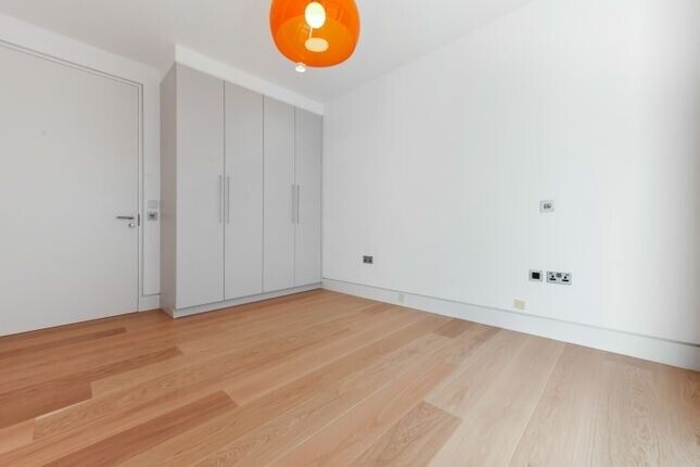 QualityLux 3Bed 2Bath Flat OpenKitchenDiningSittingJulietBalconyViews CarPark VeryNearTubeShopsGreen