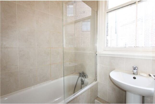 '*2 BEDROOM FLAT** AT PIMLICO SW1V - ZONE 1  Outside Space and near public gardens