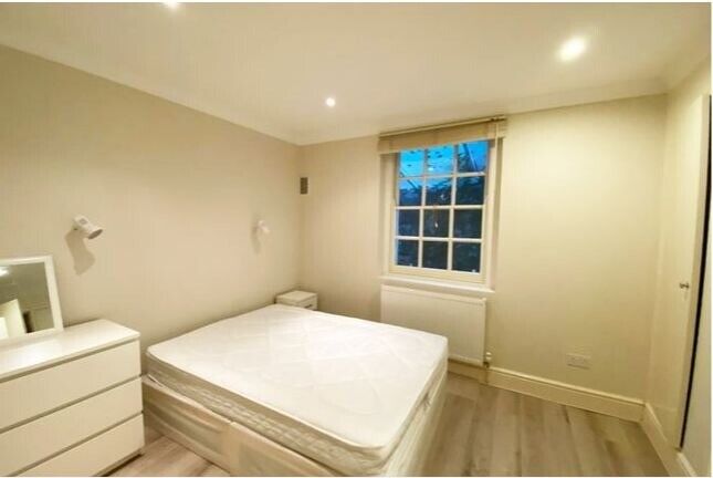 '*2 BEDROOM FLAT** AT PIMLICO SW1V - ZONE 1  Outside Space and near public gardens