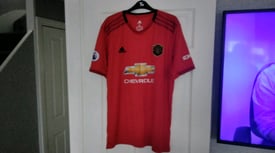 Manchester United football shirt size xl