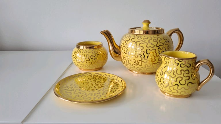 Vintage sudlow tea set