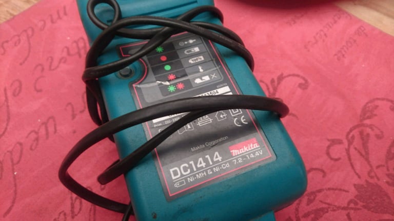 Makita battery charger 