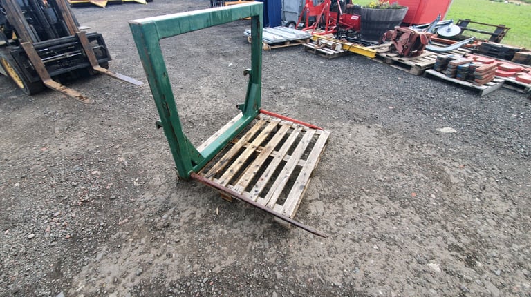Tractor front loader bale spike with euro brackets 