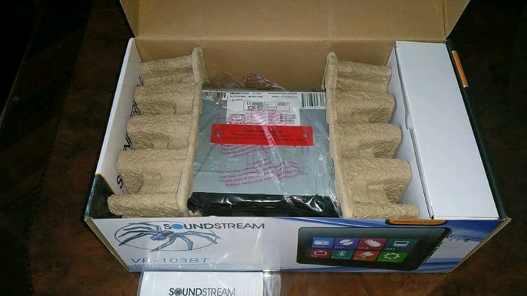 Soundstream VR-103BT car multimedia player