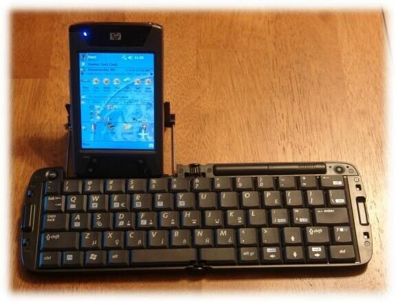 HP iPAQ Bluetooth Foldable Keyboard