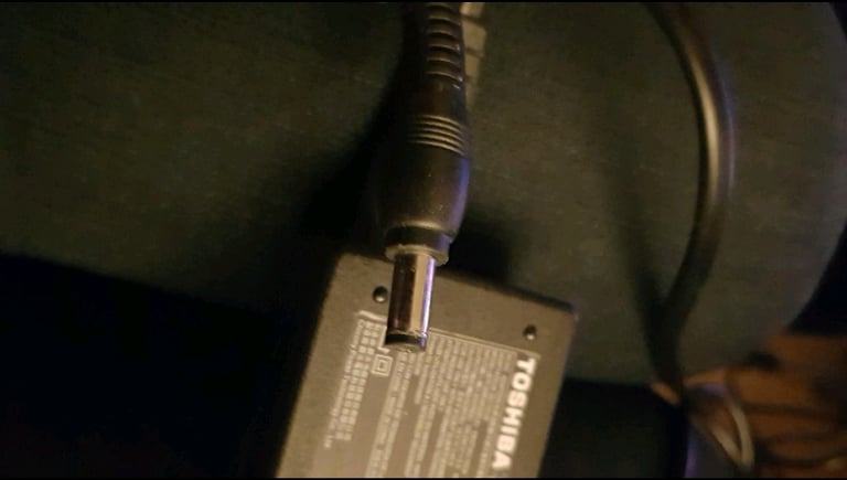 TOSHIBA LAPTOP ADAPTER part number pa3714u-1aca