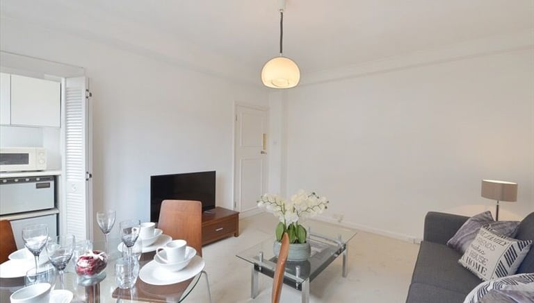 Short Term Let. One bedroom flat in Mayfair Hyde Park