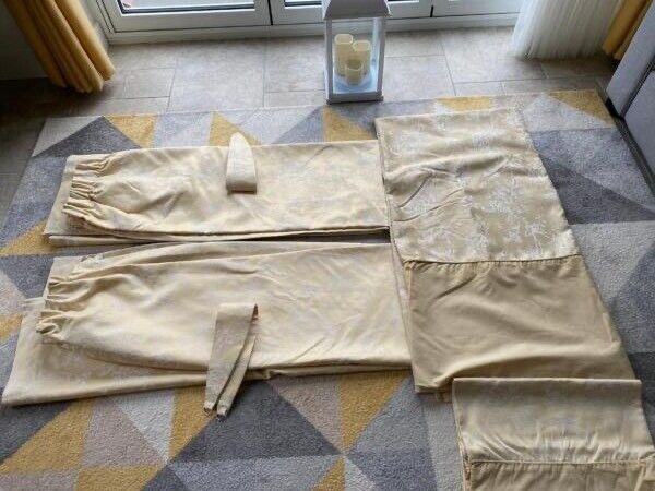 KING SIZE - Duvet Cover, Pillow Cases, Lined Curtains and Tie backs