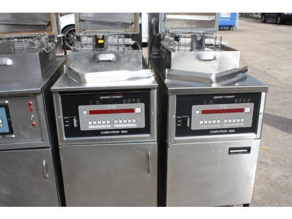 Henny Penny Pressure Fryer with Computron PFG 8000