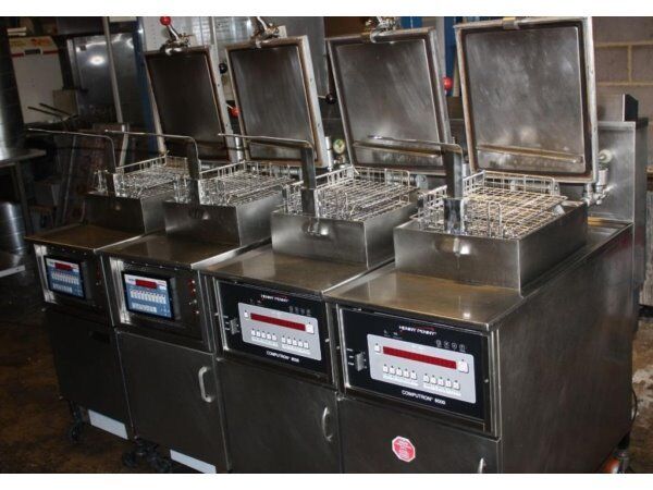 Henny Penny Pressure Fryer with Computron PFG 8000