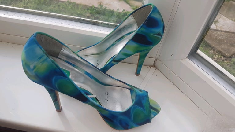Ladies shoes
