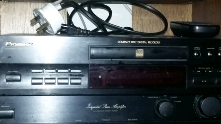 Pioneer compact disc recorder PDR 609. 