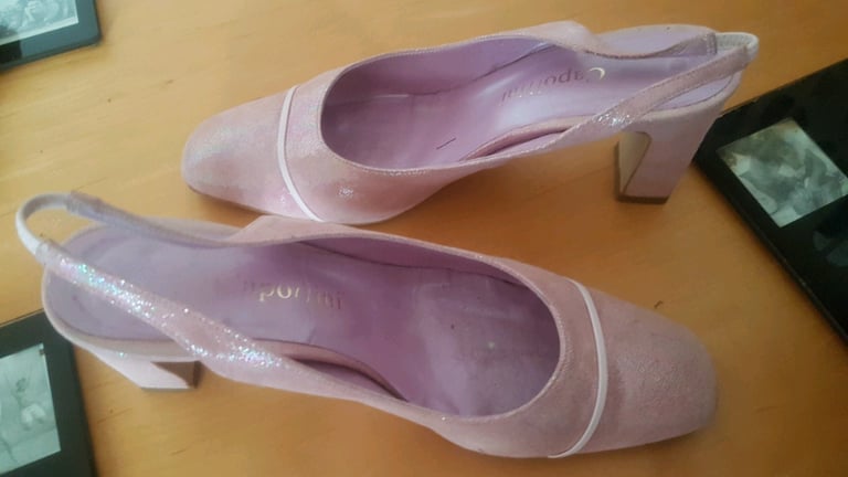 Ladies shoes