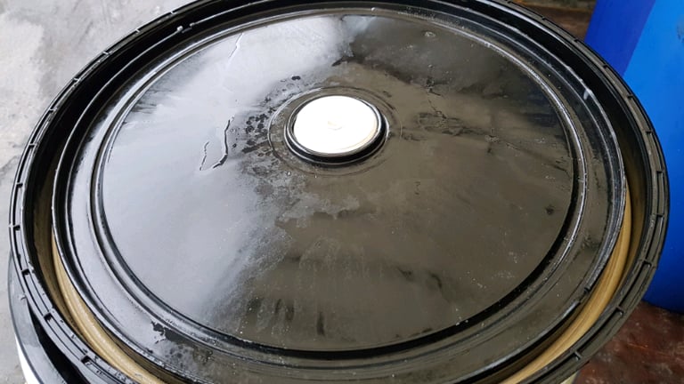 Shipping Drums 220 litre open top plastic drums 