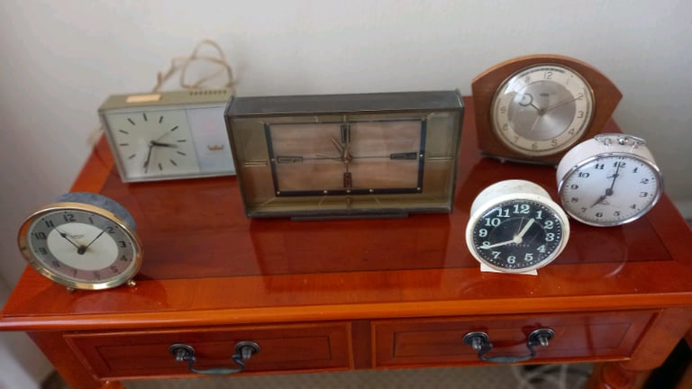 Various old clocks 