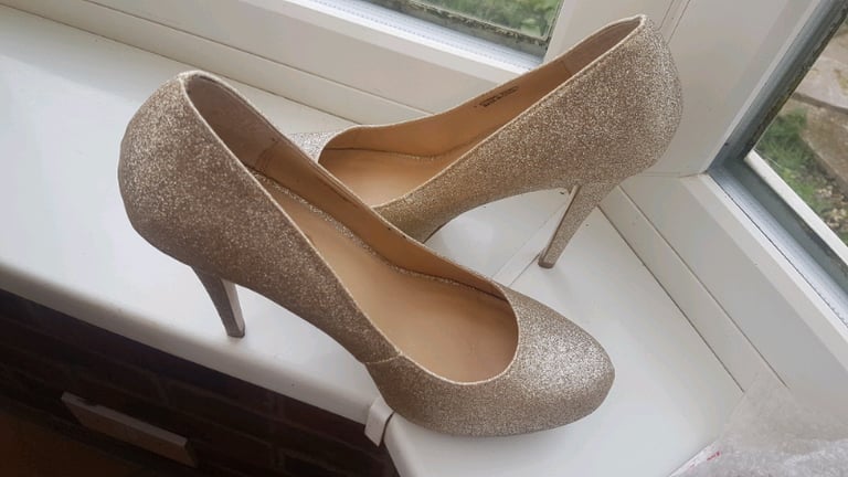Ladies shoes