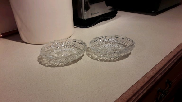 Glass dishes. 