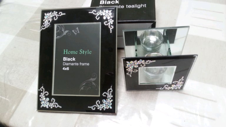 image for DIAMANTE PHOTO FRAME TEALIGHTER SET