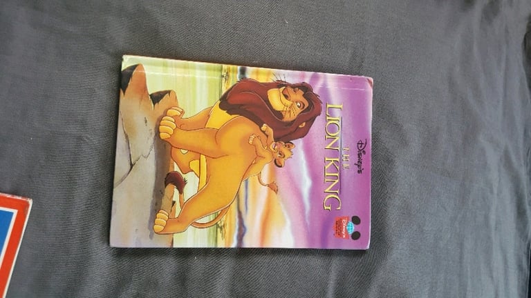 Kids 11 books Disney books and others 