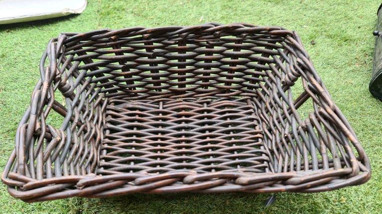 Dark Brown Rattan Large Wicker Woven Storage/Picnic Basket