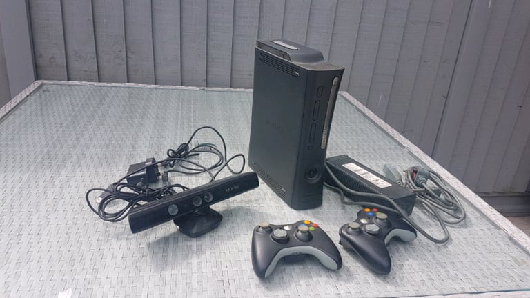 XBOX 120GB HARD DRIVE WITH KINECT EYE TOY FULLY WORKING