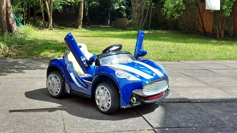  Spares or Repairs Kids ride on electric car in blue 