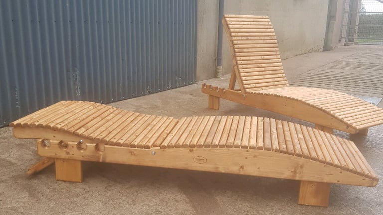 Reclining sun loungers