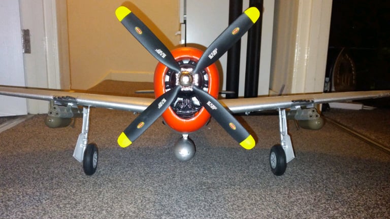 Arrows Hobby P-47 Thunderbolt with Retracts PNP