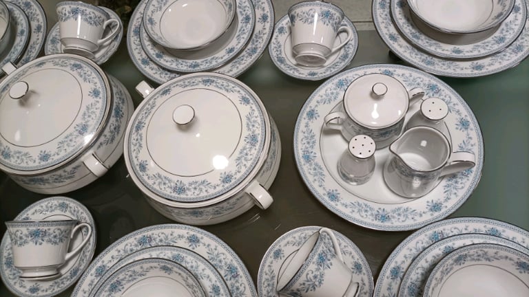 image for Noritake Quality Fine China ‘Blue Hill’ Blue and Silver Dinner service