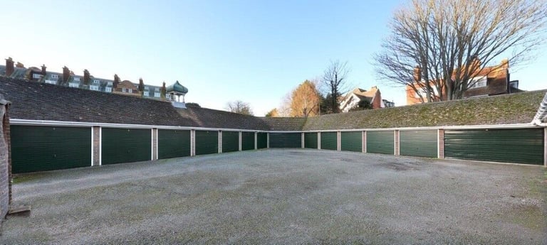 Garages to rent: Metropole Road, Folkestone CT20 2XL - GATED SITE, INTERNAL LIGHTS & POWER SOCKETS