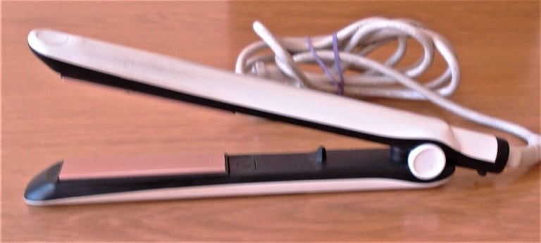 image for  2 pairs of Hair Styling Tongs Plus Hair Products