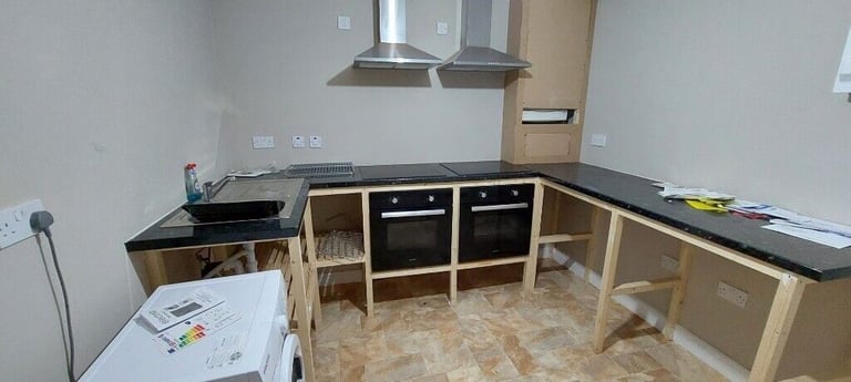 Double room within a shared house situated in the NG7 area bills/wifi included