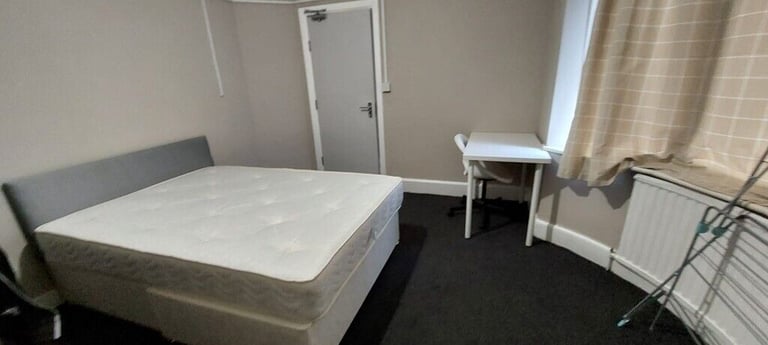 Large Double rooms available in a shared house all bills included