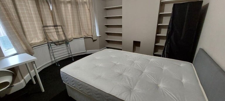 Large Double rooms available in a shared house all bills included