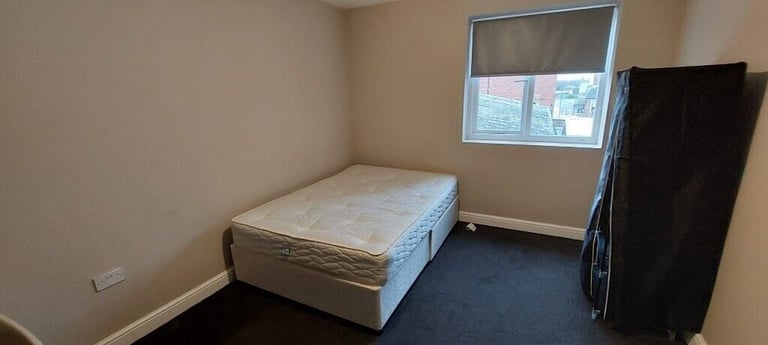 Double room within a shared house situated in the NG7 area bills/wifi included