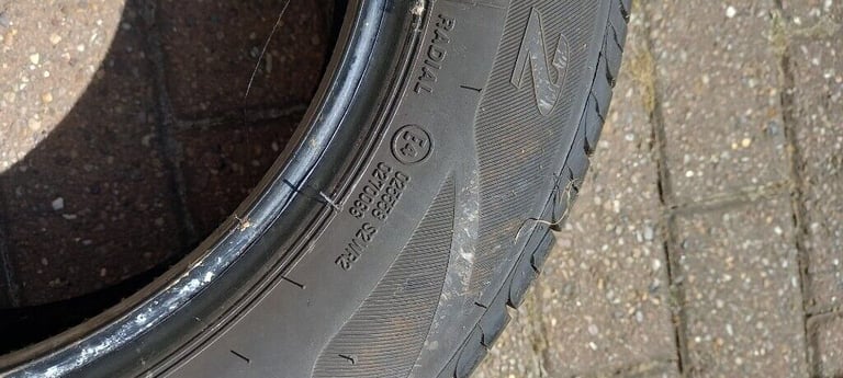 Car tyre (Firestone)185/60R14