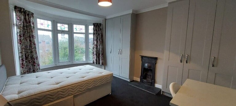 Large Double rooms available in a shared house all bills included