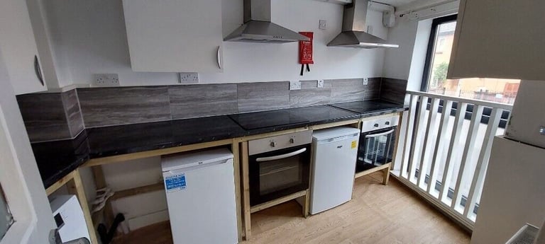 Single/Double rooms from 2024/2025 bills included and some with en suite £100-£110