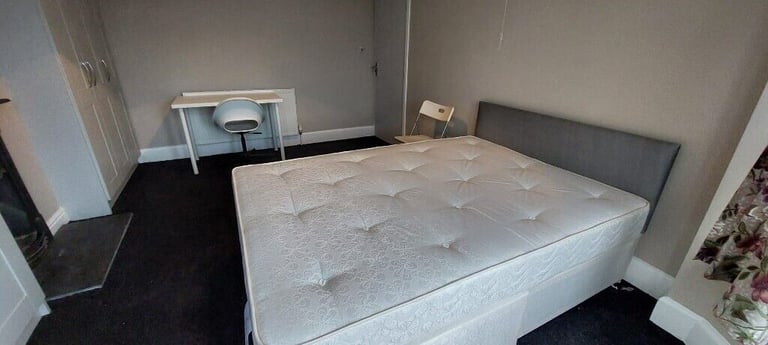 Large Double rooms available in a shared house all bills included