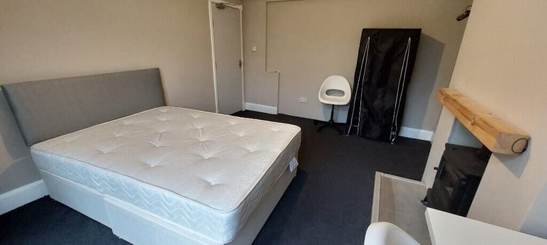 Large Double rooms available in a shared house all bills included