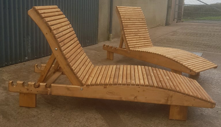 Reclining sun loungers