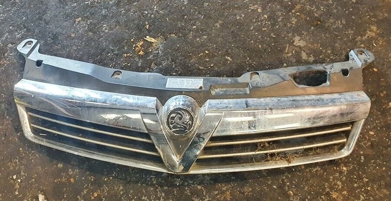 Vauxhall astra front bumper grille discount