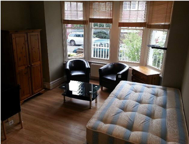 SMART DOUBLE STUDIO- ACTON TOWN