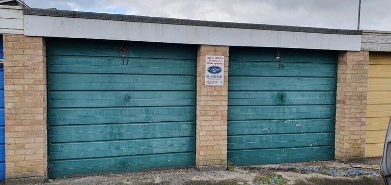 Garage/Parking/Storage to rent: Hawthorn Close, Bridgwater TA6 4EE - NEW DOOR