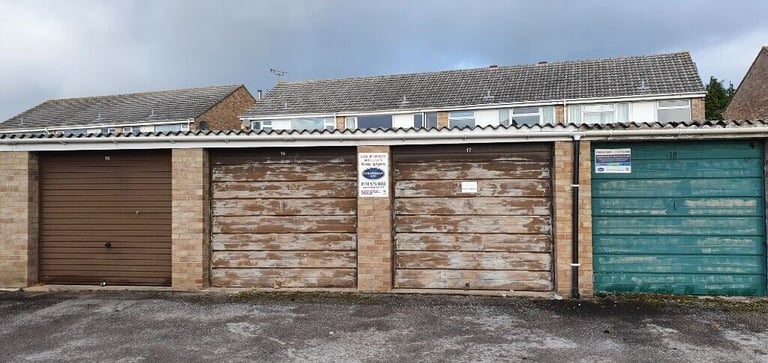 Garage/Parking/Storage to rent: Hawthorn Close, Bridgwater TA6 4EE - NEW DOOR