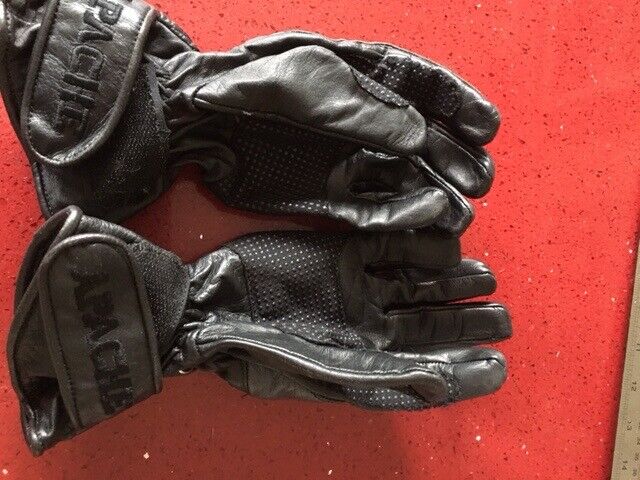 Motorcycle gloves black ladies small size from Apache Leathers good condition