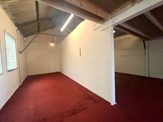 Suitable for Workshop / Storage in Oswestry. No Deposit. NO VAT. Available now. 